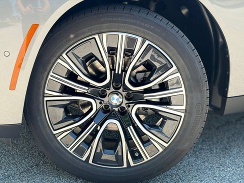 New 2026 BMW X3 xDrive30i w/ Premium Package AWD/4WD image 2