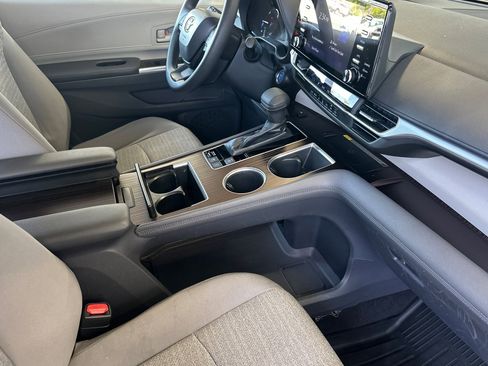 Certified 2023 Toyota Sienna LE w/ LE Plus Package FWD image 16