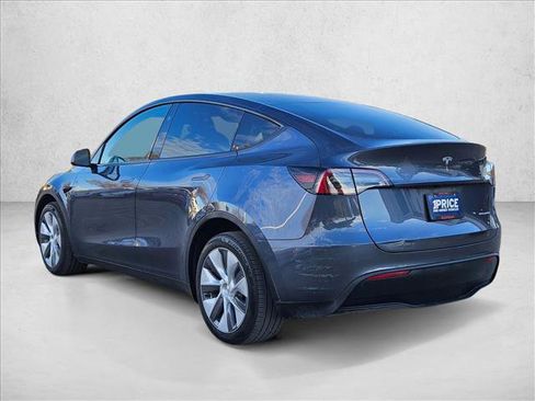 Used 2023 Tesla Model Y Long Range image 8