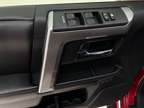 Used 2015 Toyota 4Runner Limited AWD/4WD image 23