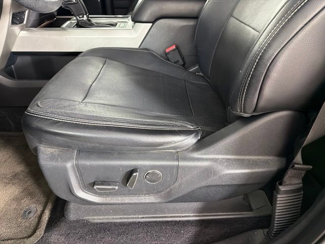Used 2015 Ford F150 Lariat w/ Equipment Group 502A Luxury AWD/4WD image 26