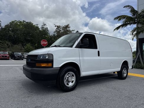 Used 2021 Chevrolet Express 2500 RWD image 28