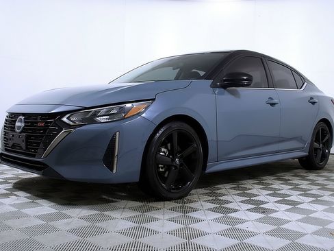 Used 2024 Nissan Sentra SR w/ SR Premium Package image 2