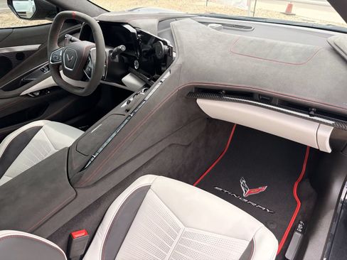 Used 2023 Chevrolet Corvette Stingray Premium Cpe w/ Z51 Performance Package RWD image 11