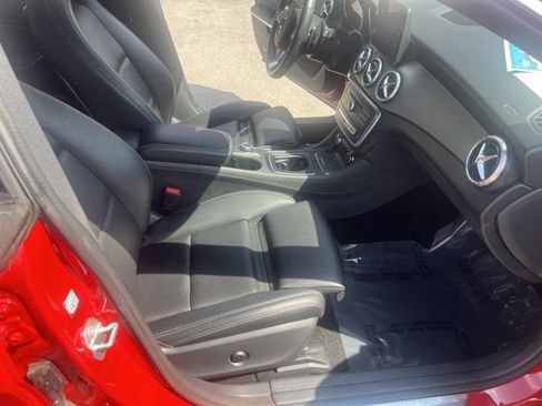 Used 2018 Mercedes-Benz CLA 250 image 33