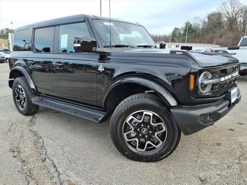 New 2025 Ford Bronco Outer Banks image 3