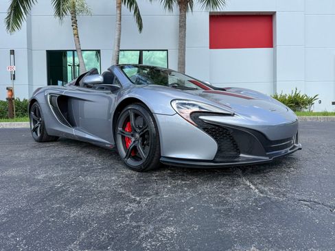 Used 2015 McLaren 650S Spider RWD image 4