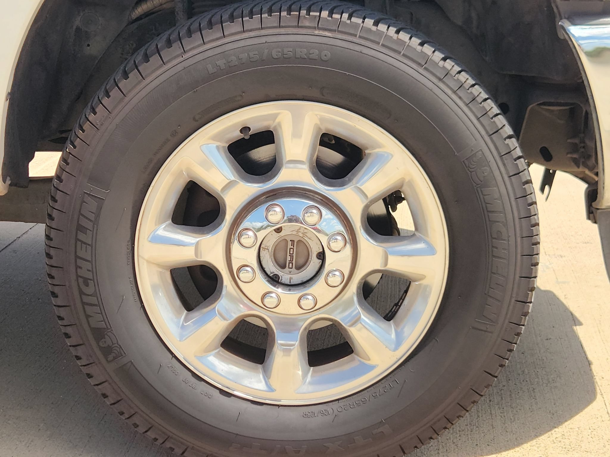 Used 2015 Ford F250 Lariat w/ Lariat Interior Package AWD/4WD image 11