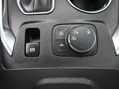 Used 2023 Chevrolet Traverse LT AWD/4WD image 22