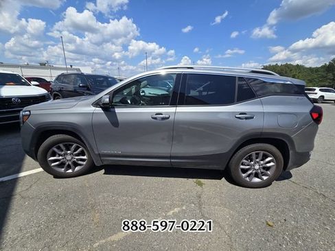 Used 2023 GMC Terrain SLT FWD image 2