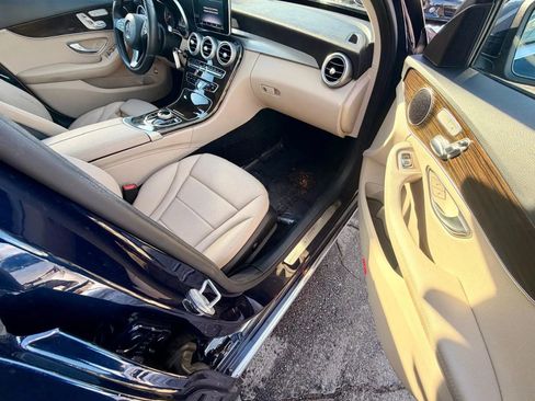 Used 2018 Mercedes-Benz C 300 C 300 4MATIC Sedan 4D image 9