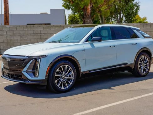 Certified 2024 Cadillac Lyriq Sport RWD image 3