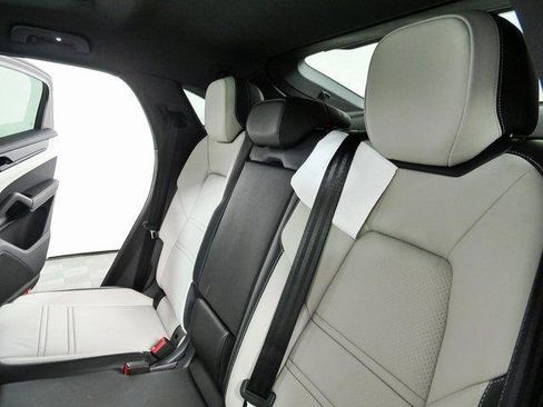 New 2026 Porsche Cayenne Coupe AWD/4WD image 23