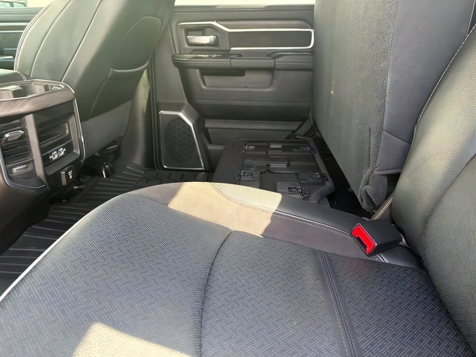Used 2026 RAM 2500 Laramie w/ Sport Appearance Package AWD/4WD image 14