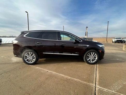 Used 2023 Buick Enclave Avenir image 3