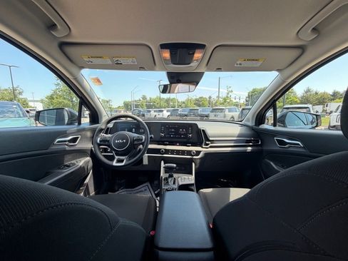 Used 2024 Kia Sportage LX AWD/4WD image 7