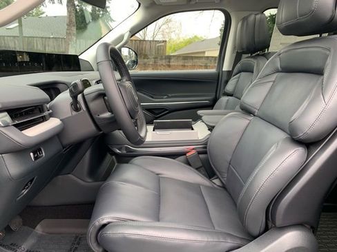 New 2026 Lincoln Navigator Reserve image 14