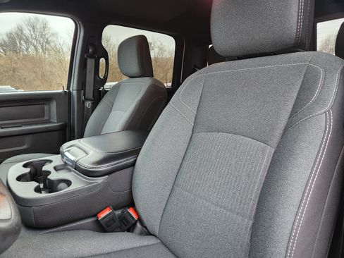 Used 2024 RAM 2500 Tradesman w/ Chrome Appearance Group image 24