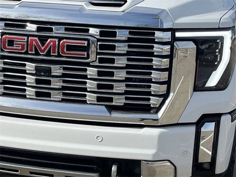 Used 2024 GMC Sierra 3500 Denali w/ Denali Reserve Package image 9