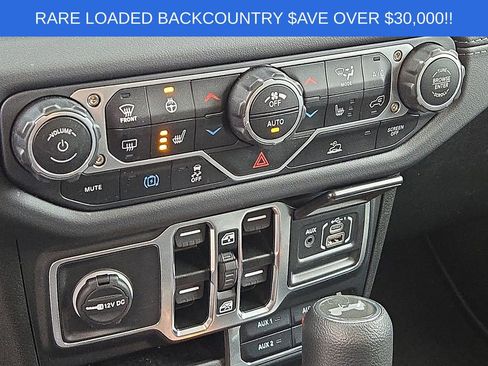 Used 2025 Jeep Wrangler Unlimited Sahara AWD/4WD image 15