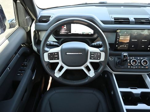Used 2025 Land Rover Defender 110 S AWD/4WD image 9