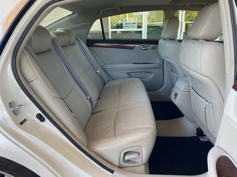 Used 2011 Toyota Avalon FWD image 29