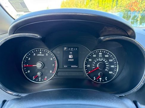 Used 2017 Kia Forte S FWD image 19