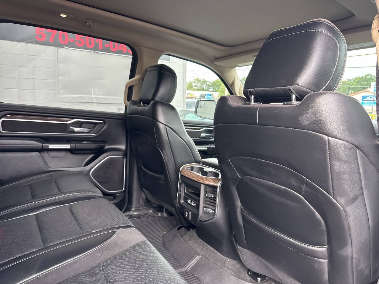 Used 2019 RAM 1500 Laramie AWD/4WD image 25