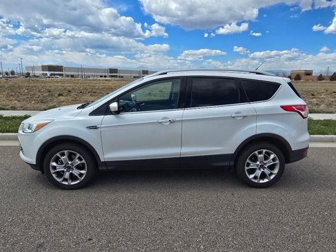Used 2015 Ford Escape Titanium image 2