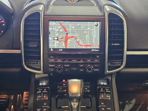 Used 2013 Porsche Cayenne AWD/4WD image 13
