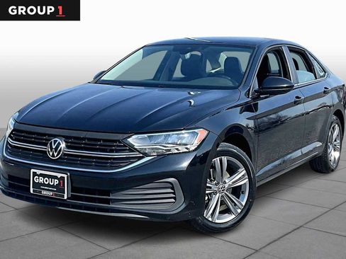 Used 2023 Volkswagen Jetta SE w/ Panoramic Sunroof Package image 1