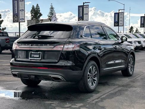 Used 2023 Lincoln Nautilus Reserve image 8