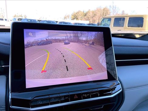 Certified 2024 Jeep Compass Limited w/ Sun and Sound Group image 27