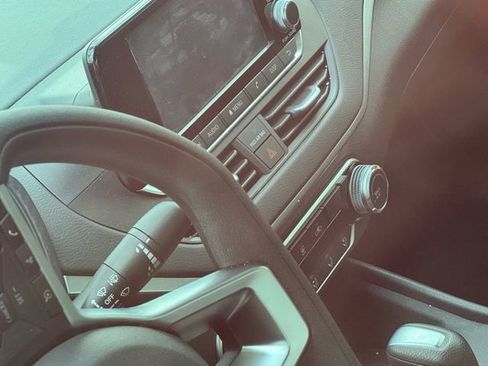 Used 2022 Nissan Altima 2.5 S image 8