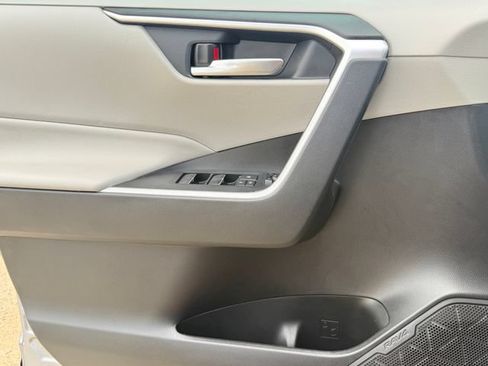 Used 2023 Toyota RAV4 XLE Premium FWD image 19