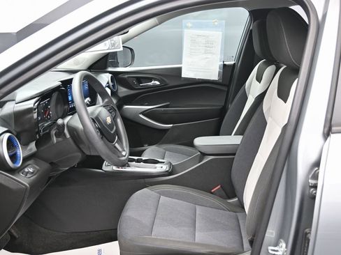 Used 2024 Chevrolet Trax LS w/ Driver Confidence Package image 16