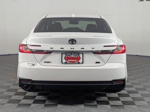 Used 2025 Toyota Camry SE w/ Convenience Package FWD image 6