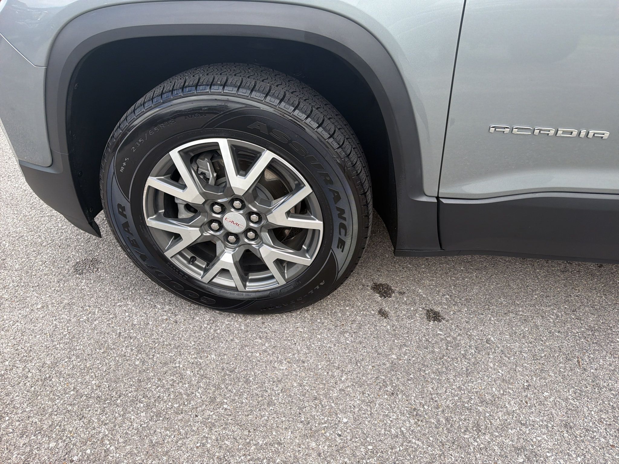 Used 2023 GMC Acadia SLE w/ Driver Convenience Package FWD image 33