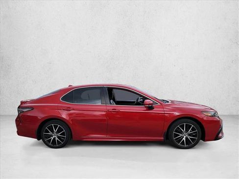 Used 2023 Toyota Camry SE FWD image 4
