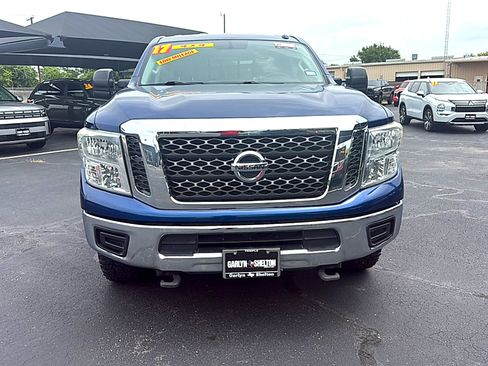 Used 2017 Nissan Titan SV w/ Heavy Duty GAWR Package AWD/4WD image 3