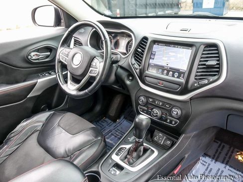 Used 2017 Jeep Cherokee Trailhawk w/ Comfort/Convenience Group image 28