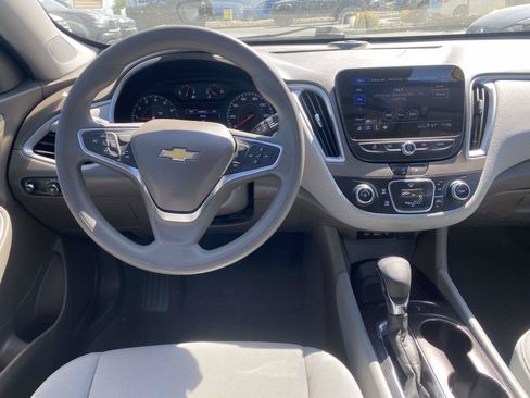 Used 2025 Chevrolet Malibu LS FWD image 11