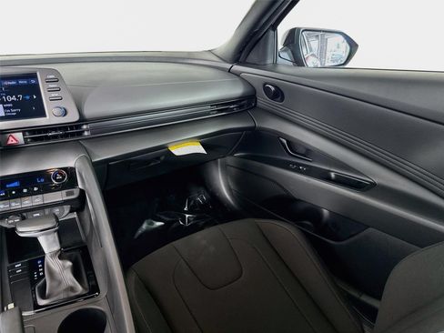 Certified 2026 Hyundai Elantra Sport FWD image 22