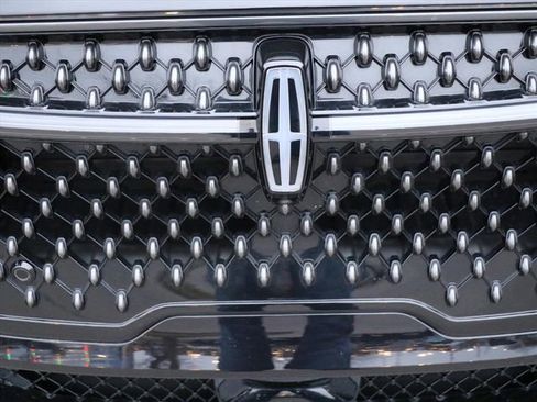 Used 2024 Lincoln Nautilus Reserve w/ Equipment Group 202A image 29