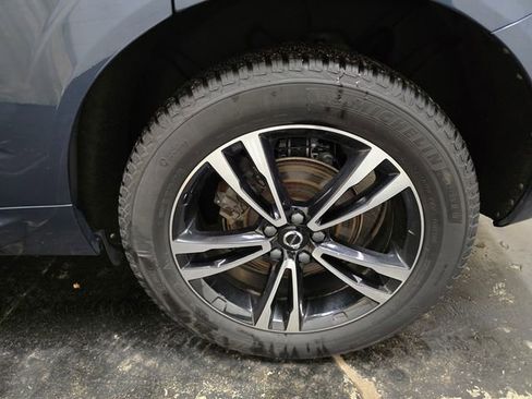 Used 2021 Volvo XC60 T5 Momentum AWD/4WD image 11