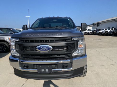 Used 2022 Ford F350 XL w/ Power Equipment Group image 2