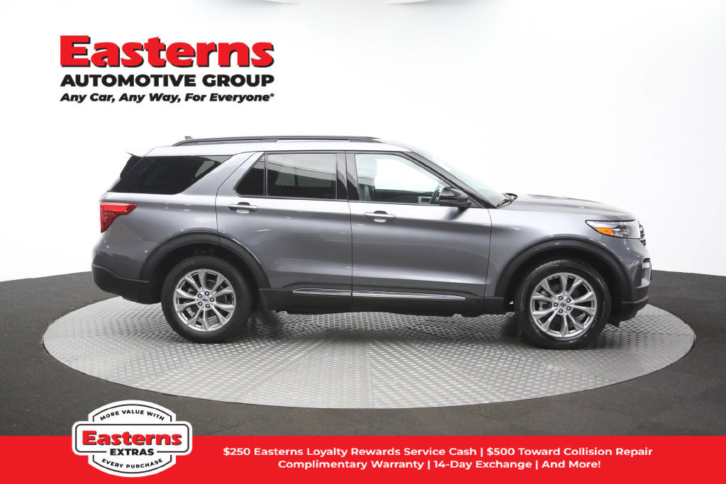 Used 2024 Ford Explorer XLT w/ Equipment Group 202A AWD/4WD image 49