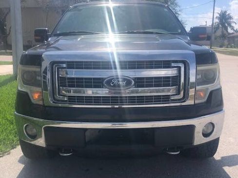 Used 2014 Ford F150 XLT w/ XLT Chrome Package image 3