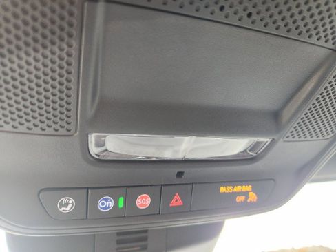 Used 2025 GMC Acadia Elevation image 48