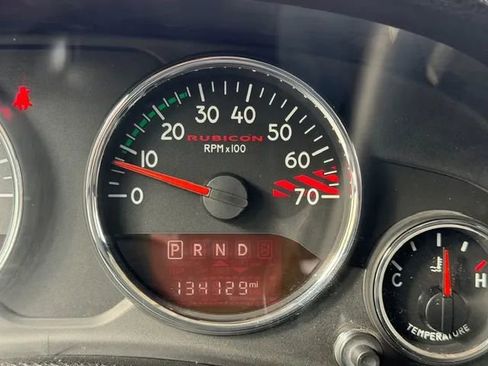 Used 2016 Jeep Wrangler Unlimited Rubicon image 13